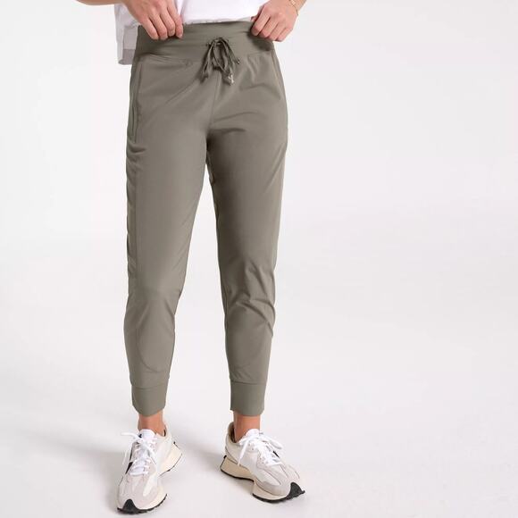 CALIA Women's TrueLight Seamed Joggers Small